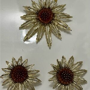 Sarah Coventry gold plated sunflower brooch and matching oversized clip earrings